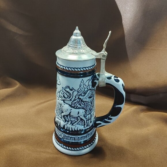Vintage Avon Beer Stein with lid, 1976 Avon Collectible Beer Stein - Picture 4 of 13